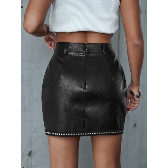 Studded Detail vegan Leather mini skirt black silver - Picture 2 of 7